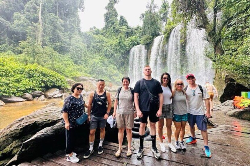 Small group tour to Kulen Waterfall and 1000 Lingas