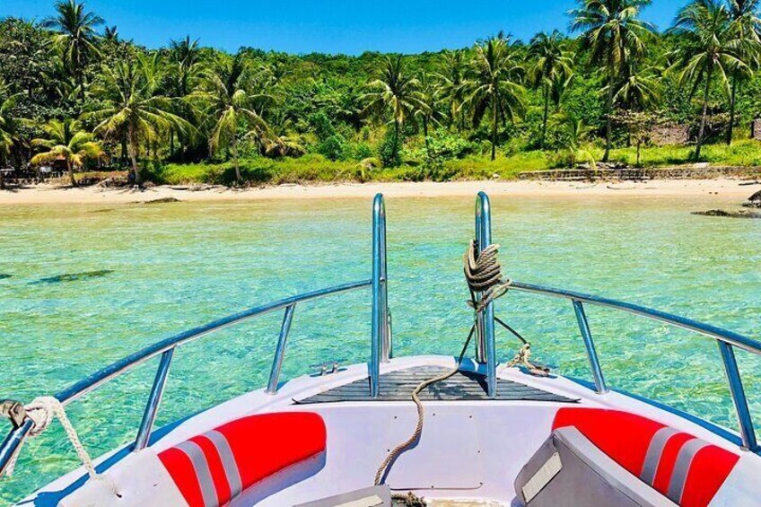 Amazing private snorkeling tour in An Thoi islands by speed boat