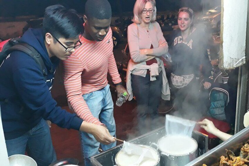 Small Group Hanoi Street Food Tour with a Real Foodie