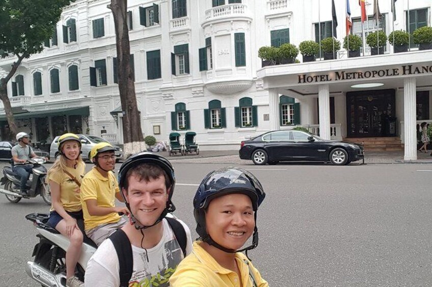Private Hanoi Motorbike Sightseeing and Food Tour