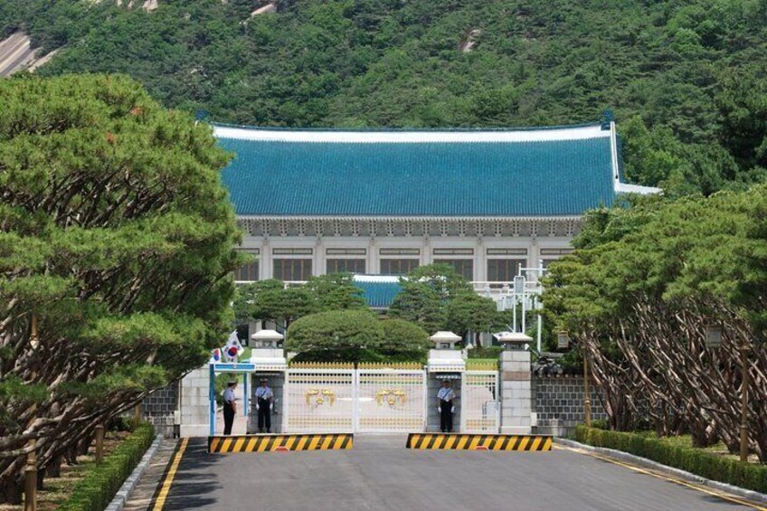 Korean Palace and Market Tour in Seoul Including Insadong and Gyeongbokgung Palace