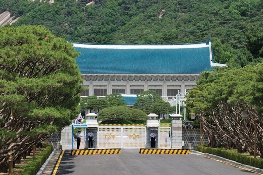 Korean Palace and Market Tour in Seoul Including Insadong and Gyeongbokgung Palace