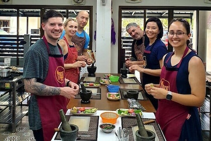 Cours de cuisine thaïlandaise à Phuket avec le chef VJ