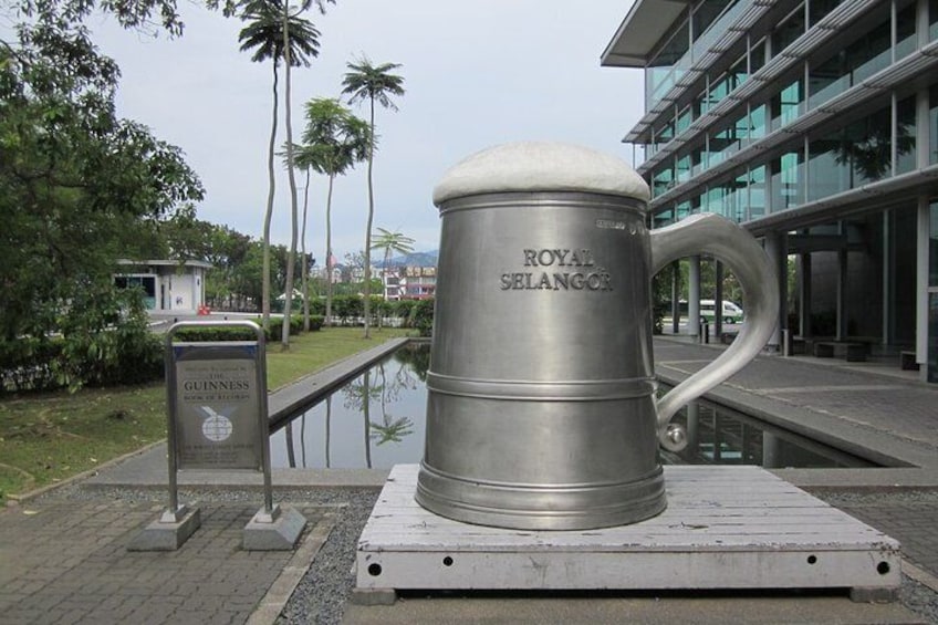 Batu Cave & Royal Selangor Pewter and Batik Visit