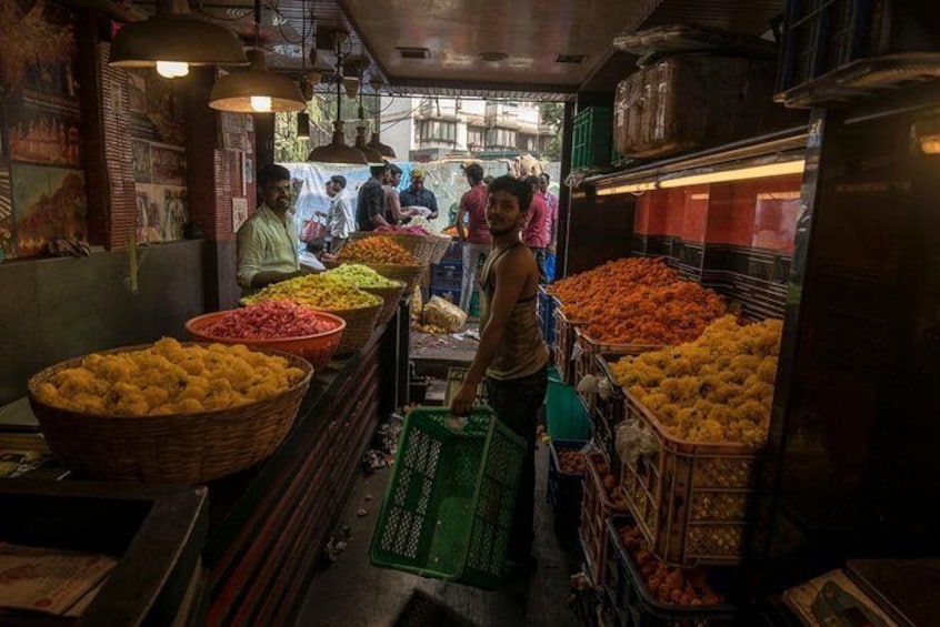 Photography Tour of Mumbai at Dawn: With spices & thieves market & transport