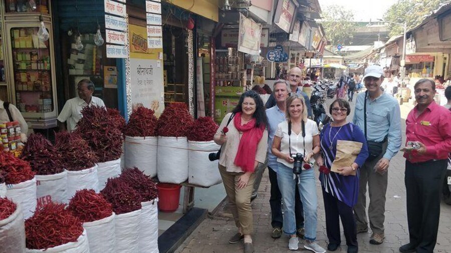 Mumbai Spice Markets and Bazaars Tour with Guide and Transport