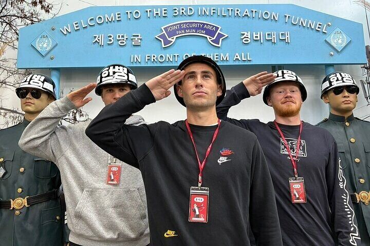 Signature DMZ Tour: Exclusive Defector Talk & Suspension Bridge