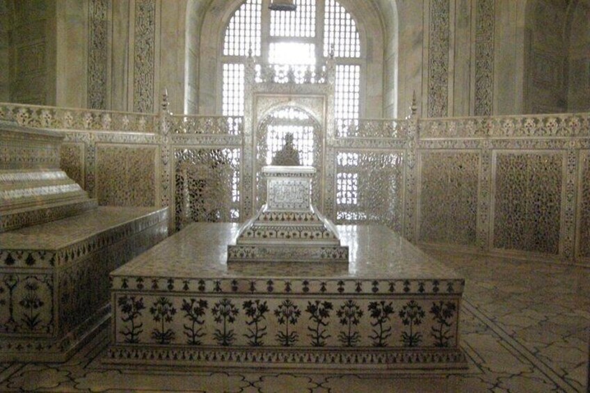 Graves of Shahjahan