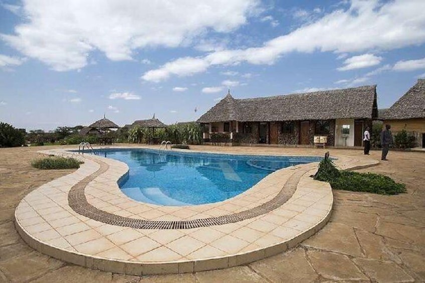 AA lodges pool