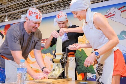 Clase de cocina de ramen en la fábrica de ramen en Kioto