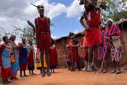 Massai-Dorf-Tagestour-Erfahrung