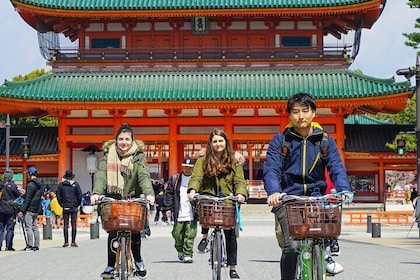[昼食付き] ユネスコの禅寺を巡る京都ハイライト自転車ツアー
