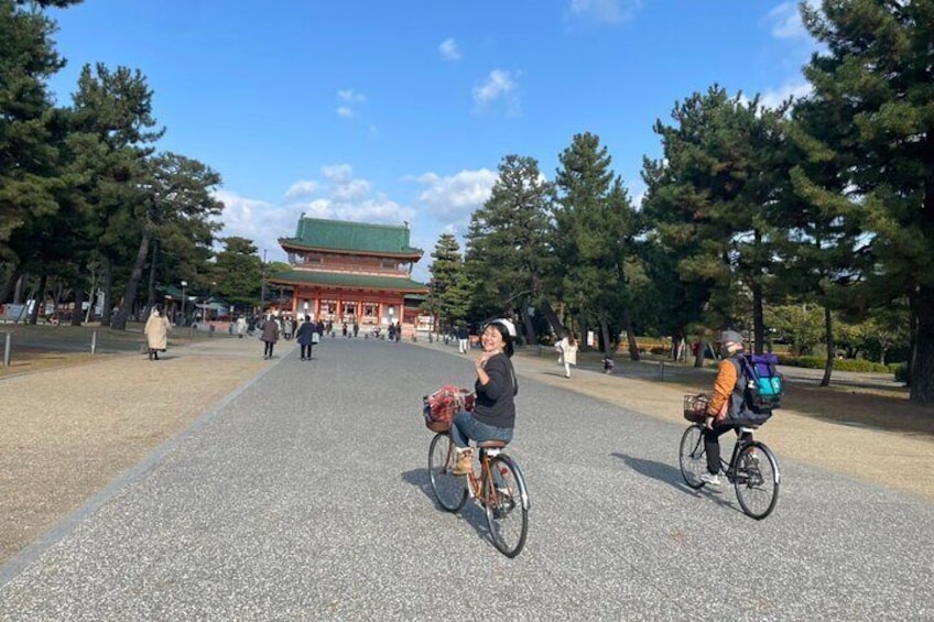 Kyoto Historical Highlights Cycling Tour with World Heritage Zen Temple