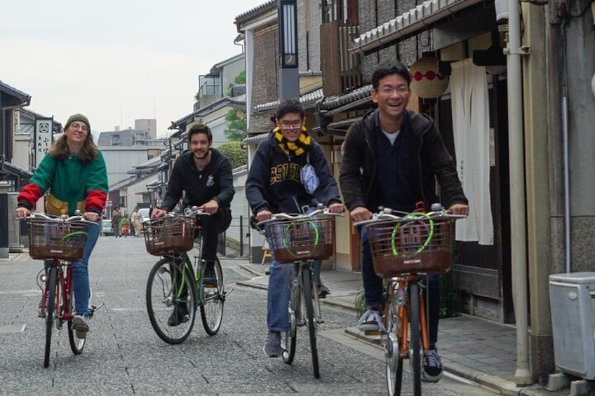 Kyoto Historical Highlights Cycling Tour with the Golden Pavilion