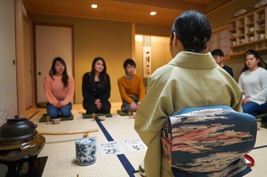 Kyoto Tea Ceremony & Kiyomizu-dera Temple Walking Tour