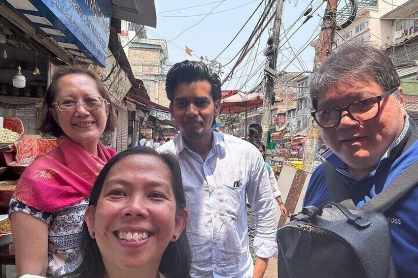 Private Half or Full Day Delhi Shopping Tour with Female Guide