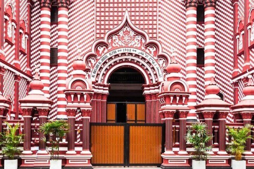 Jami -Ul - Alfar Mosque (Pettah red mosque)