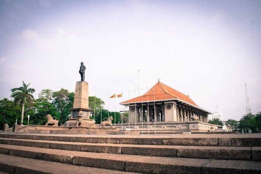 Colombo Independence square entrance 