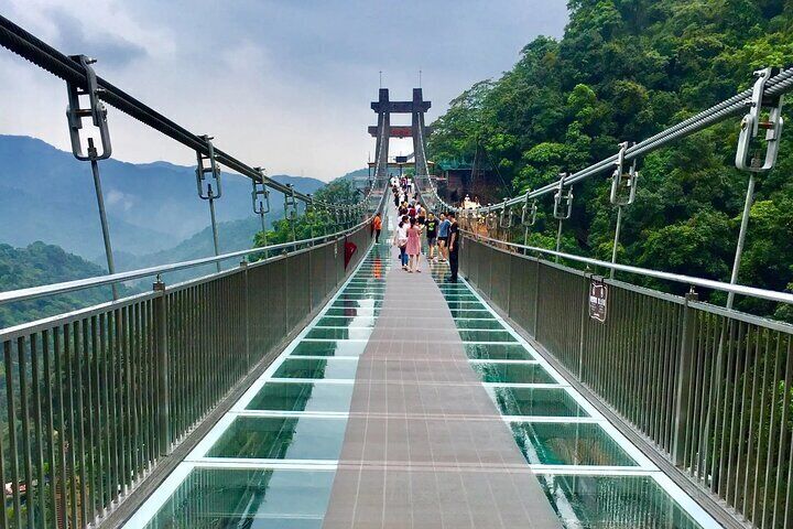 Guangzhou Full Day Tour to Gulong Glass Skywalk Bridge