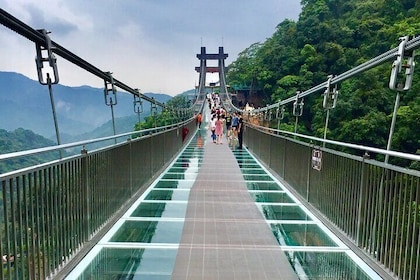 Guangzhou Full Day Tour to Gulong Glass Skywalk Bridge