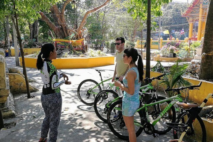 Explore Bangkok by Bike & Boat with Lunch