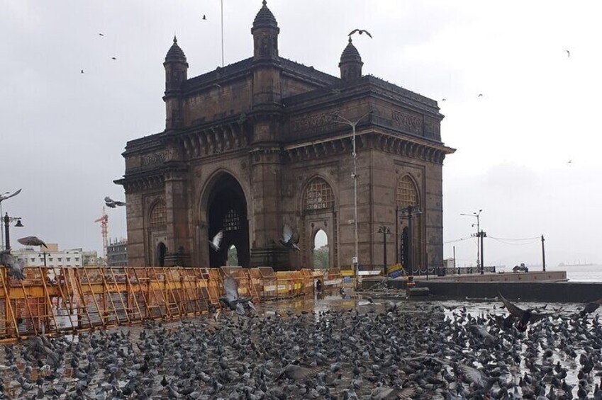 Private Mumbai Sightseeing Tour With Complimentary Local Train Ride In Mumbai