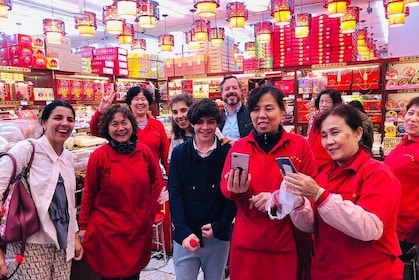 4-Hour Beijing Shopping Tour with Dim Sum Lunch