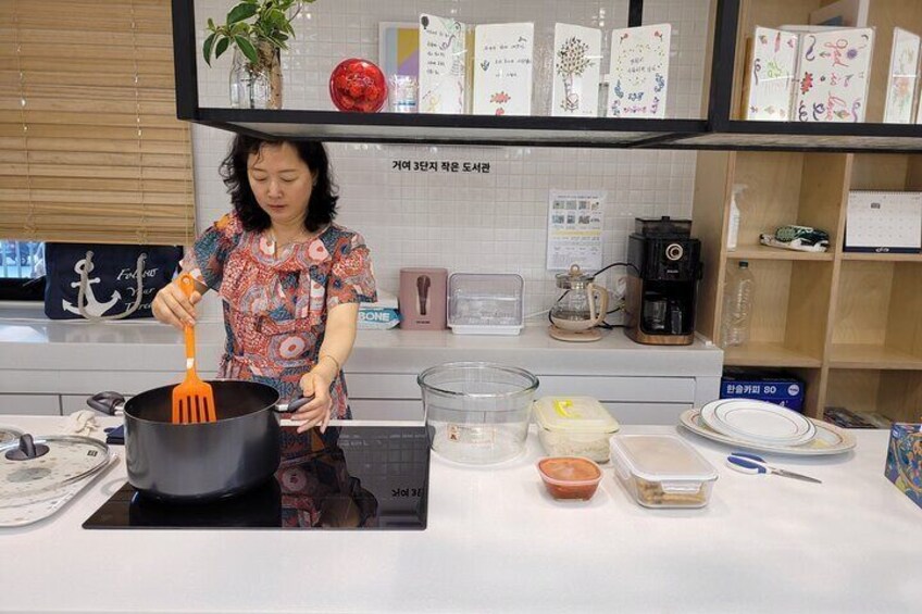 Private tour: N.Korea Cooking Class & Talk with N.Korean Defector