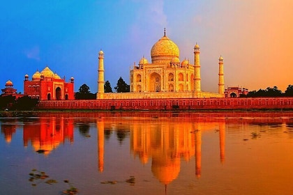 Shore Excursion: Golden Triangle (Agra - Jaipur) and Varanasi with Flights