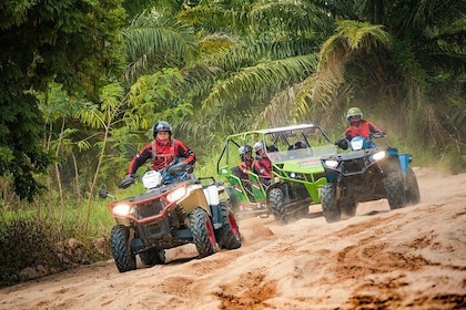 Pilotos experimentados Pattaya 34km Ultimate ATV o Buggy Adventure