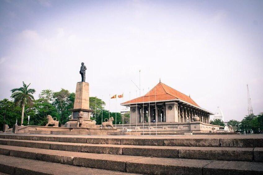 Colombo Independence square entrance