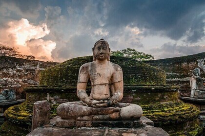 4 Days Tour To Kandy, Nuwara Eliya, Dambulla & Polonnaruwa