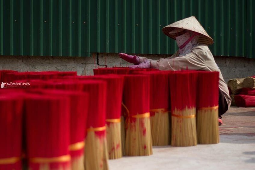 The incense sticks - Hanoi photography tours with Momentlives