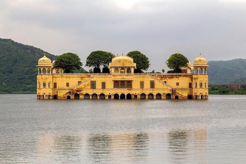 5 Days Luxury Golden Triangle Tour : Delhi Agra Jaipur Tour
