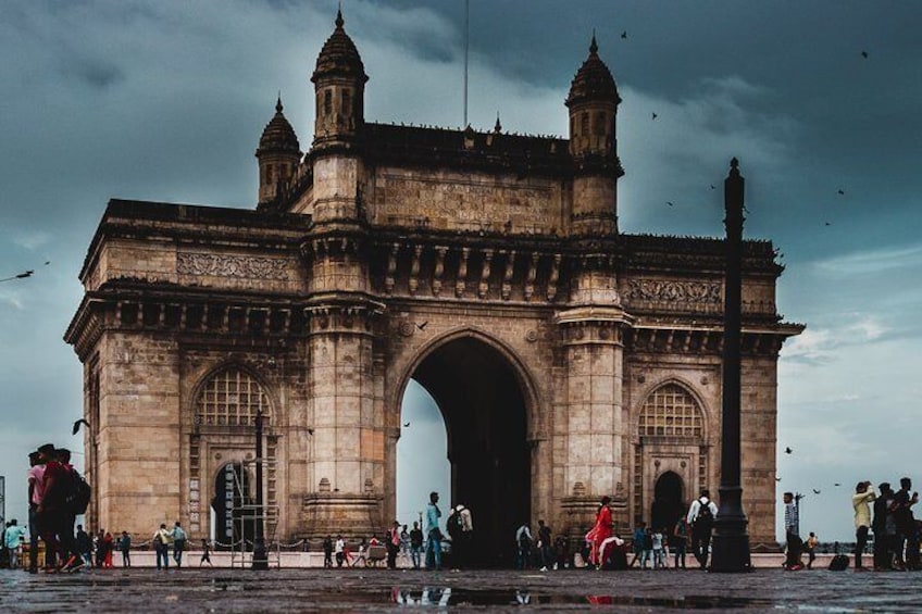 Guided Night Walking Tour in Mumbai - Explore the best nightlife with a local