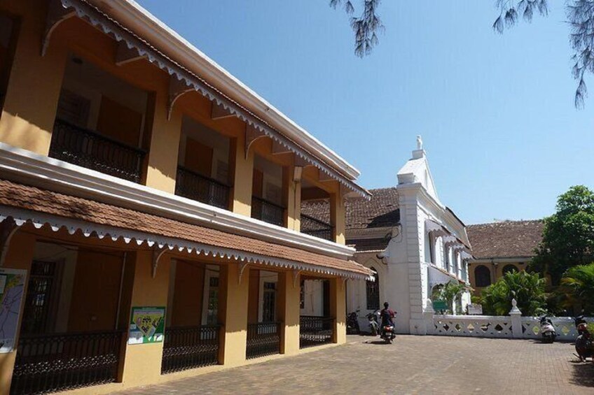 Walking tour of the best of Vasco (Goa) with a local - History & Culture Special