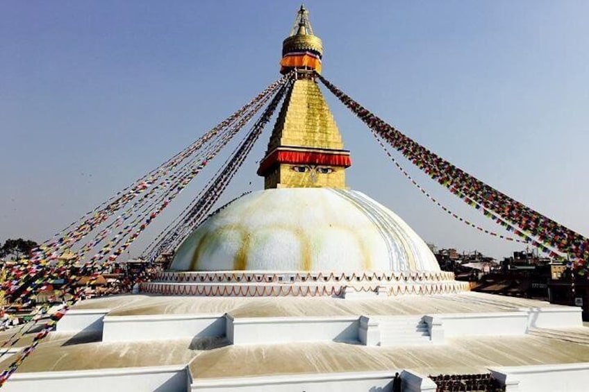 Bouddha after Earthquake.