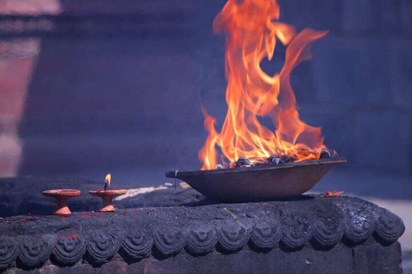 Pashupatinath Aarati Experience: Evening Ritual Performance at Pashupatinath Temple, Kathmandu