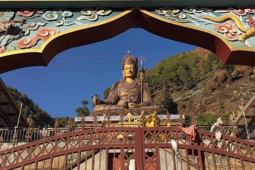 Guru Rinpoche Big statue
