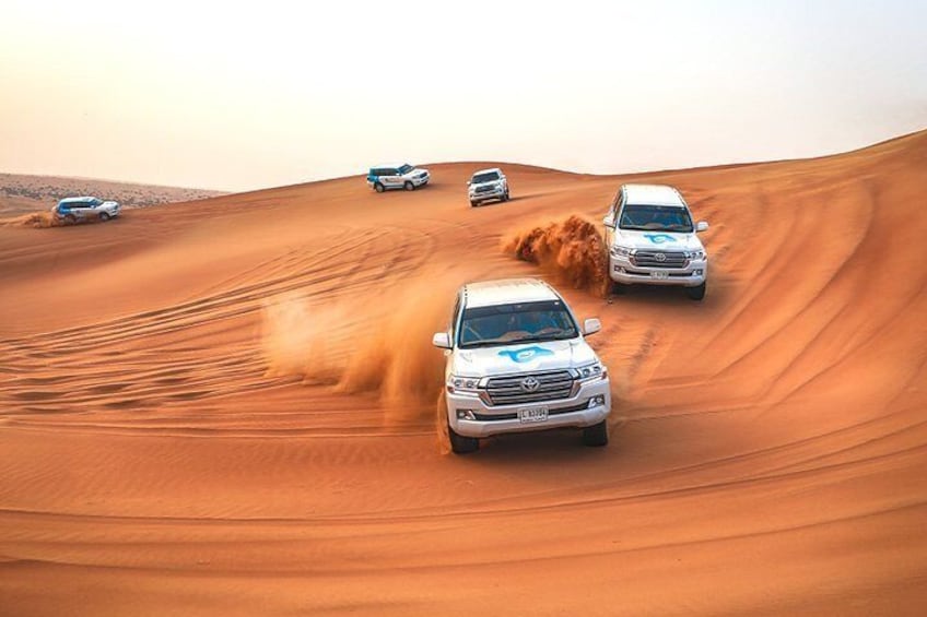 Abu Dhabi: 4-Hour Morning Desert Safari with Camel Ride and Sandboarding