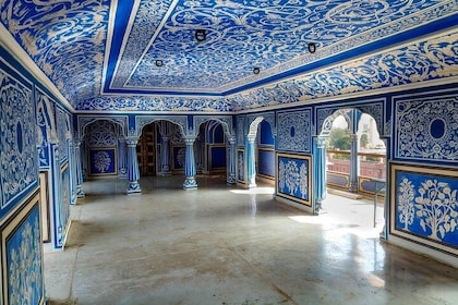 Jaipur City Palace, Hawa Mahal & Jantar Mantar Private Tour