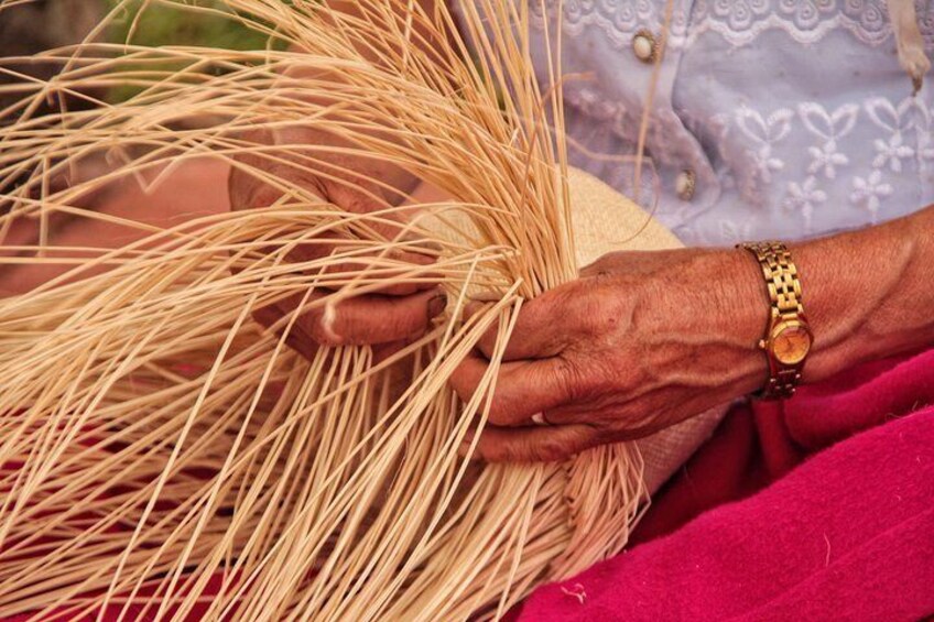 Panama Hat weaver