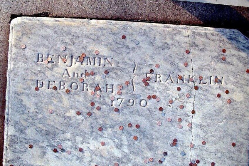 Benjamin Franklin's grave with his wife Deborah