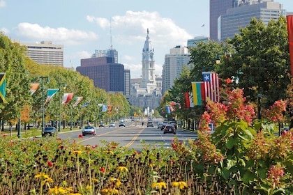 Private Full Day City of Philadelphia Tour with Museum Admission