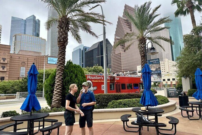 Houston City Tour and Downtown Aquarium All Rides Pass