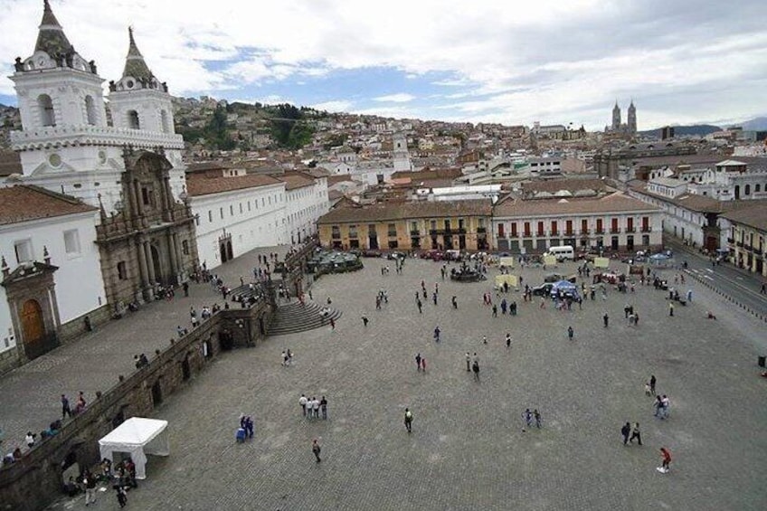 Private Day Tour of Quito and Middle of the World