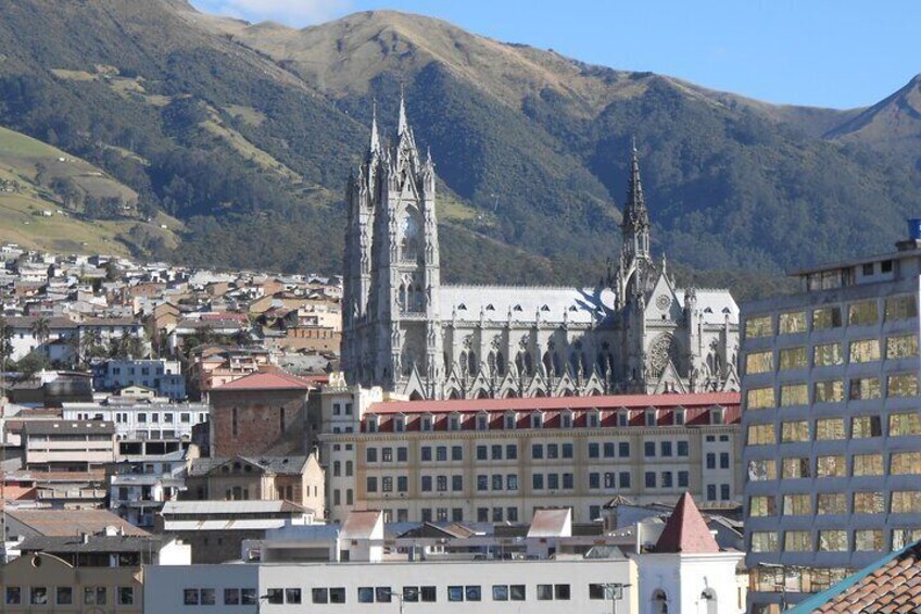 Private Day Tour of Quito and Middle of the World