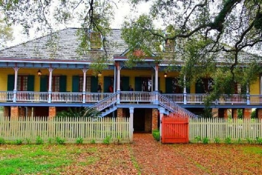 LAURA PLANTATION