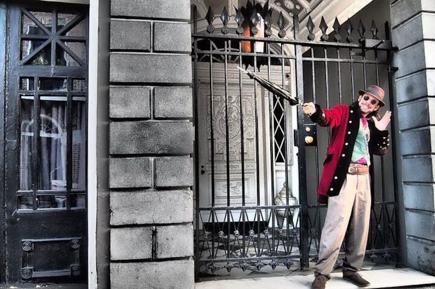Master Storyteller Sam at the entrance to the Lalaurie Mansion