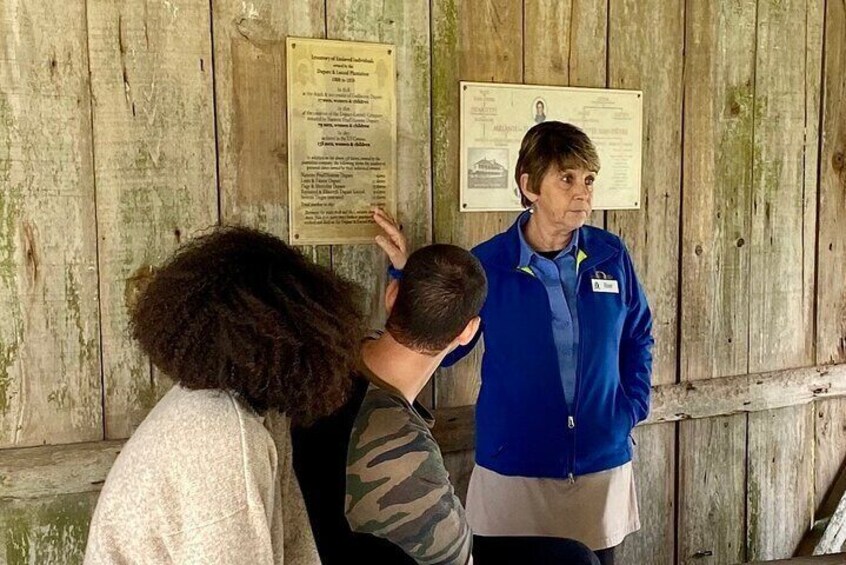 Guided tour at Laura Plantation